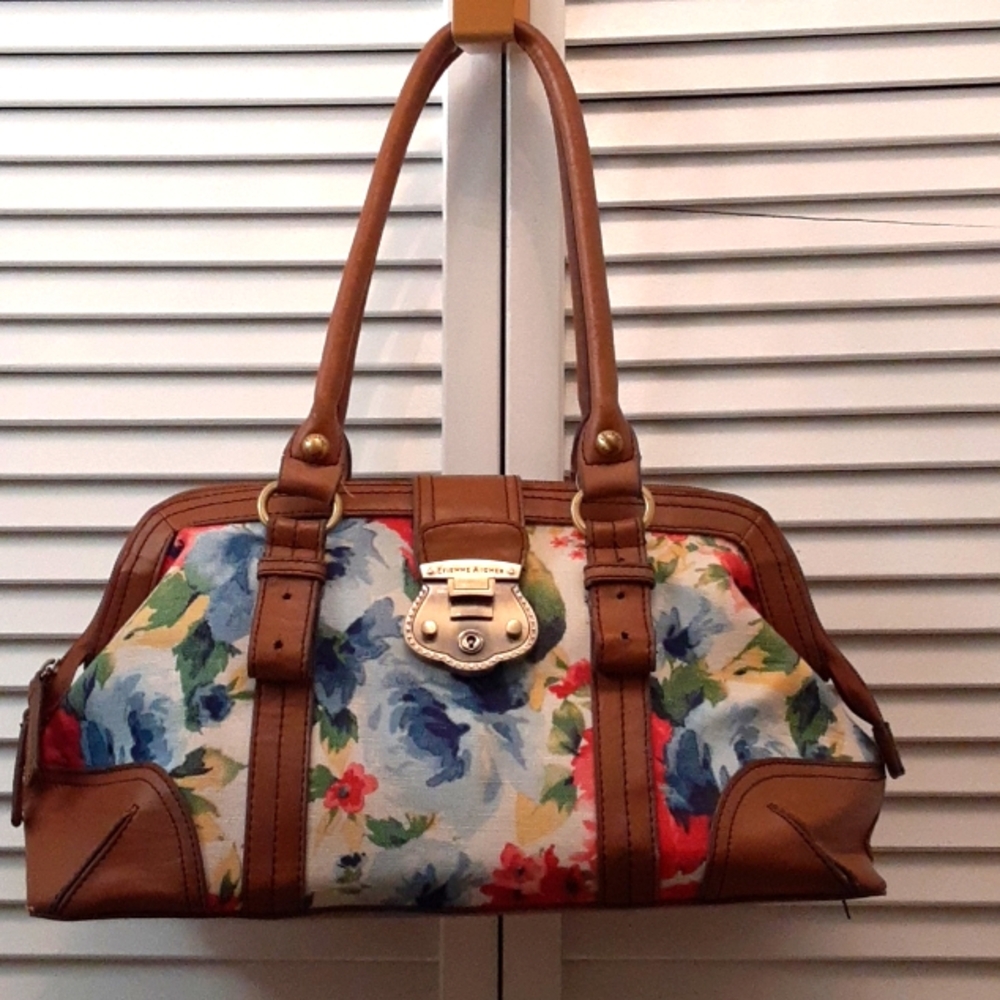 Etienne Aigner Vintage floral purse with brass and vegan 🌱 trim